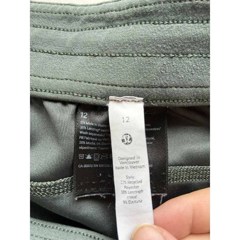 lululemon becalm mid-rise wide-leg pant Sz 12 Green Has Slight Wear On Pockets